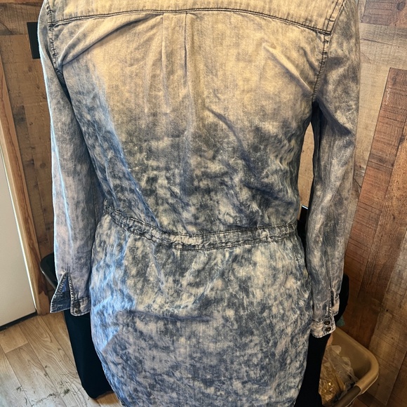 LADIES WOMENS  MED DENIM DRESS OR JACKET LIGHT BLUE BUTTON DOWN FRONT - Picture 4 of 5